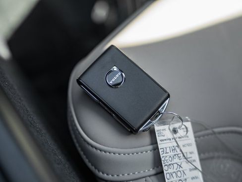 New 2026 Volvo XC60 B5 Plus w/ Protection Package Premier image 40