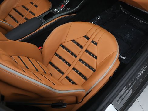 Certified 2023 Ferrari 812 GTS RWD image 24