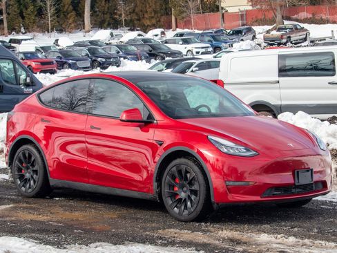 Used 2021 Tesla Model Y Long Range image 10