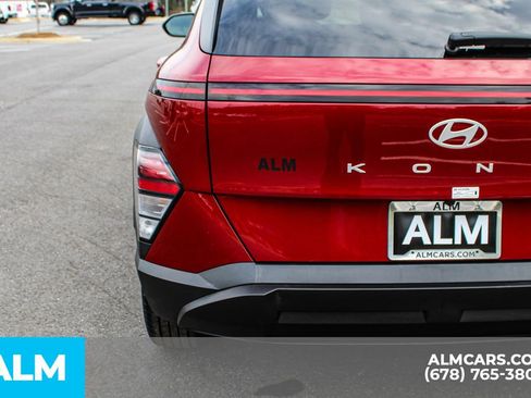 Used 2025 Hyundai Kona SEL image 12