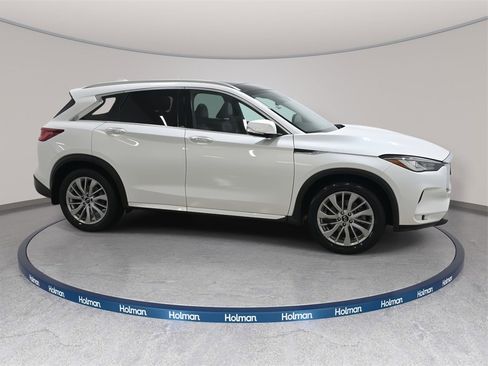 Certified 2023 INFINITI QX50 Luxe image 4