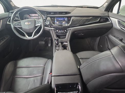 Used 2023 Cadillac XT6 Premium Luxury FWD image 2