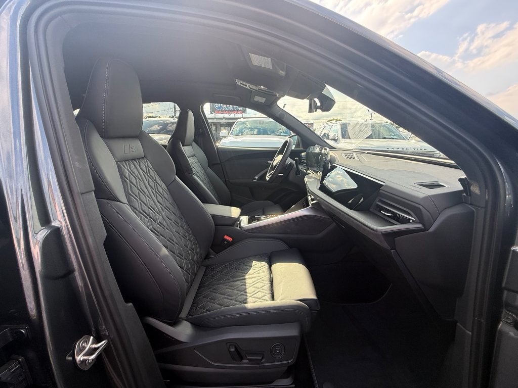 Used 2025 Audi SQ5 Premium Plus AWD/4WD image 23
