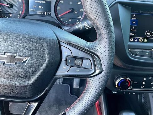Used 2023 Chevrolet TrailBlazer RS FWD image 16
