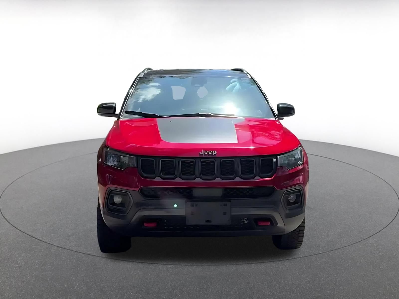 Used 2025 Jeep Compass Trailhawk AWD/4WD image 4