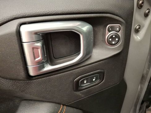 Used 2021 Jeep Gladiator Mojave AWD/4WD image 14