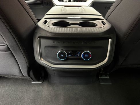 Used 2025 Ford Expedition Active image 4