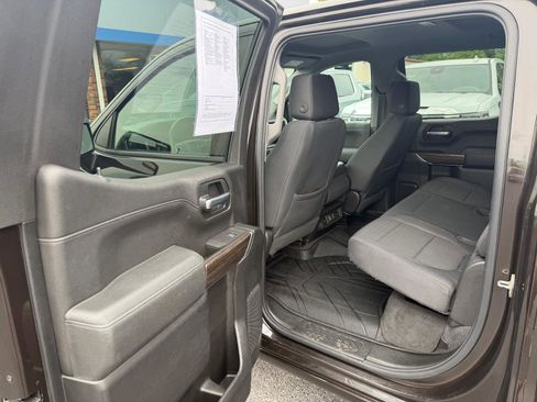 Used 2020 Chevrolet Silverado 1500 RST AWD/4WD image 12