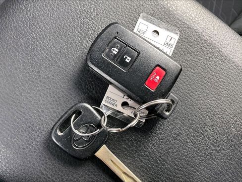 Used 2019 Toyota Tacoma TRD Off-Road image 23