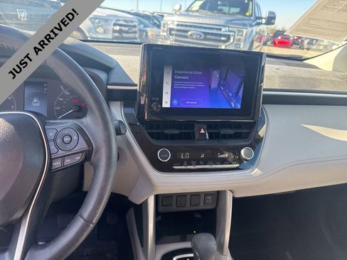 Used 2024 Toyota Corolla Cross LE w/ Moonroof Package image 10