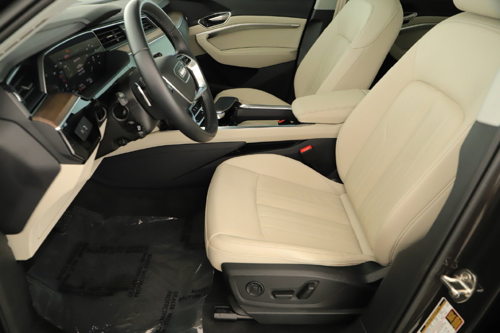 Certified 2024 Audi Q8 e-tron Premium AWD/4WD image 24