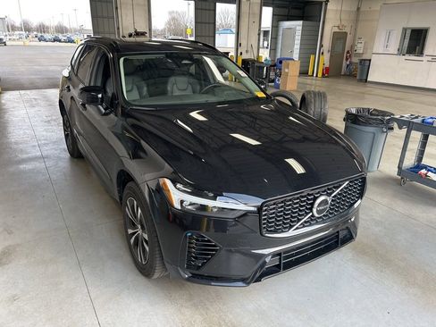 Used 2024 Volvo XC60 T8 Core image 6