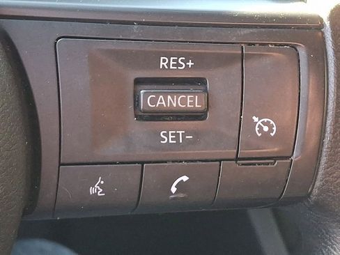 Used 2024 Nissan Rogue S AWD/4WD image 22