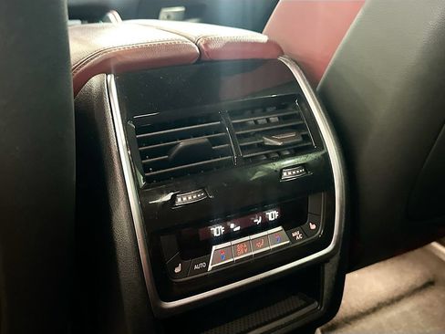 Used 2022 BMW X6 xDrive40i w/ Executive Package AWD/4WD image 26