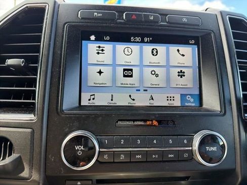 Used 2018 Ford Expedition Limited w/ Equipment Group 301A RWD image 8
