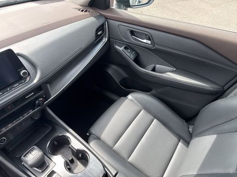 Used 2023 Nissan Rogue SV w/ SV Premium B Package FWD image 30