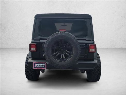 Used 2018 Jeep Wrangler Unlimited Sport S AWD/4WD image 7