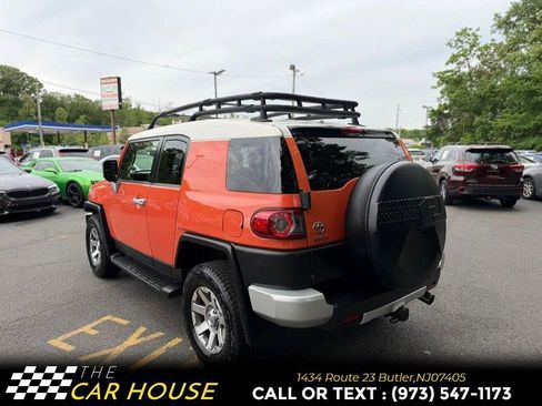 Used 2014 Toyota FJ Cruiser 4WD w/ Upgrade Package image 4