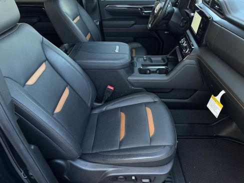 Used 2024 GMC Sierra 2500 AT4 w/ AT4 Premium Plus Package image 21