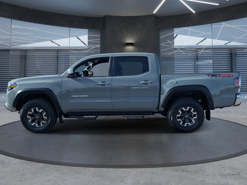 Used 2023 Toyota Tacoma TRD Off-Road image 3