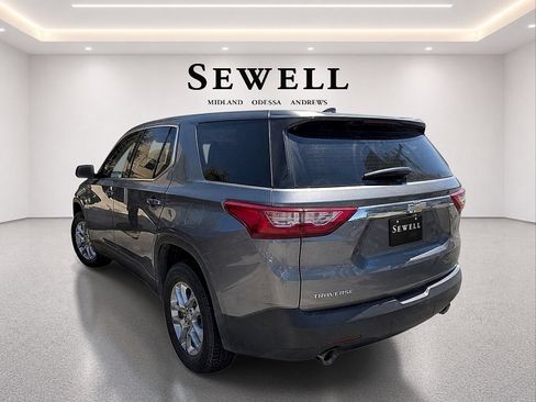 Used 2020 Chevrolet Traverse LS FWD image 4