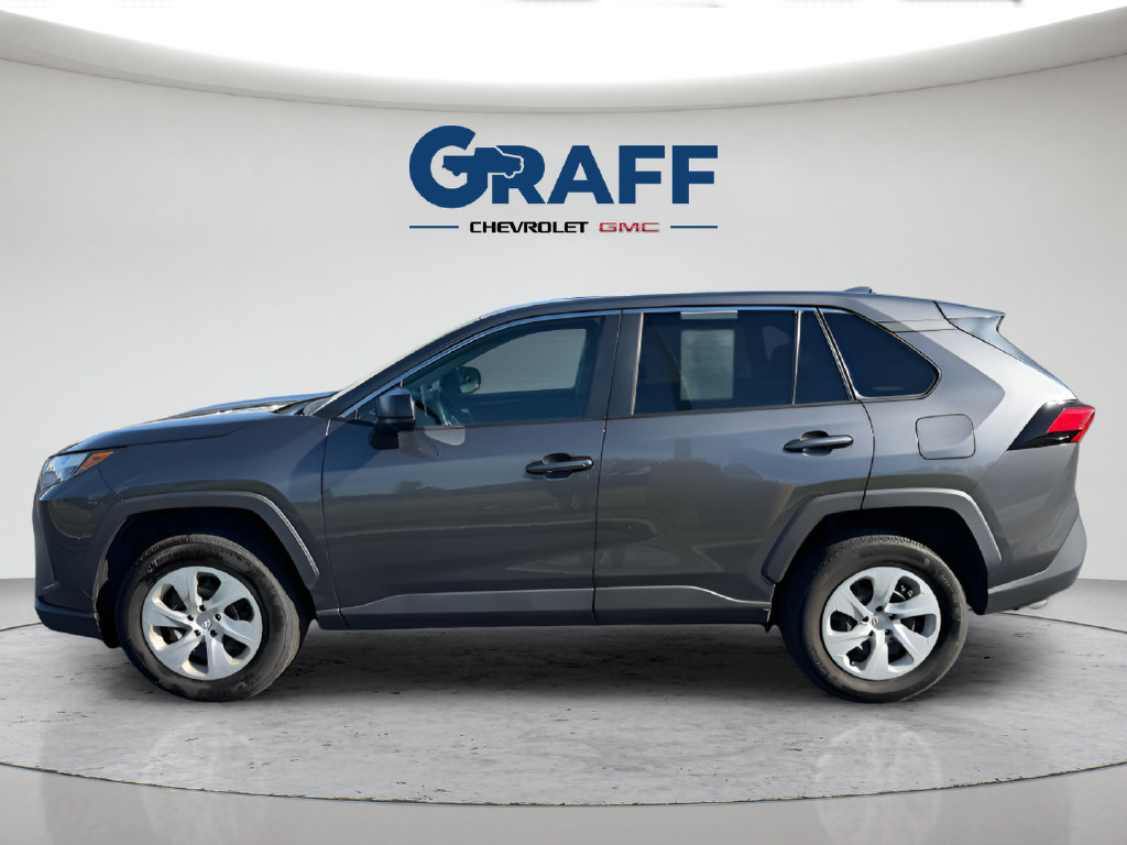 Used 2024 Toyota RAV4 LE AWD/4WD image 2