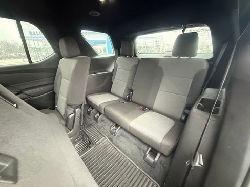 Used 2023 Chevrolet Traverse LT image 26