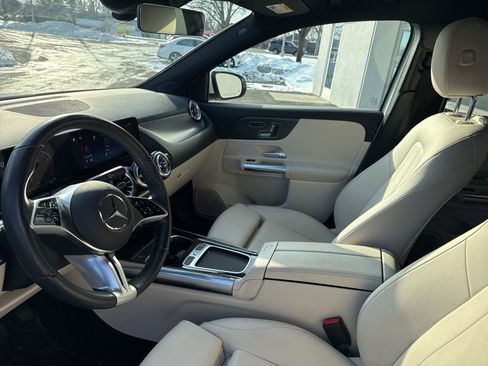 Used 2025 Mercedes-Benz GLA 250 GLA 250 image 9