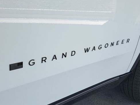 New 2026 Jeep Grand Wagoneer L Limited AWD/4WD image 5