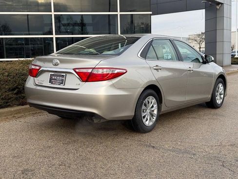 Used 2017 Toyota Camry LE image 3
