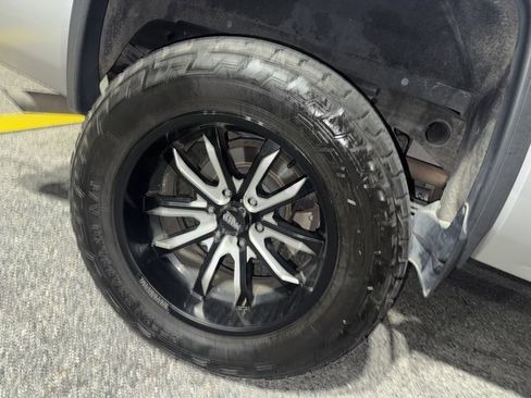 Used 2018 GMC Sierra 1500 SLT image 11