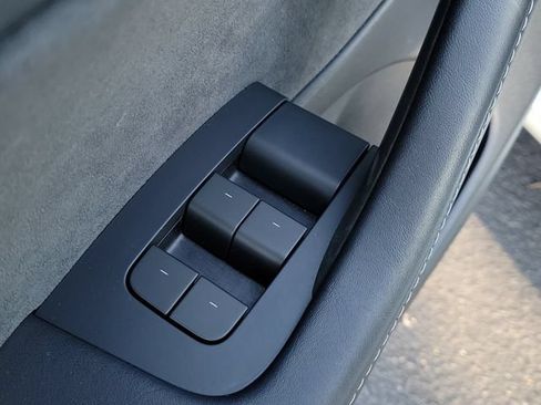 Used 2023 Tesla Model 3 Standard Range RWD image 10