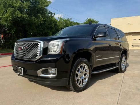 Used 2017 GMC Yukon Denali AWD/4WD image 2