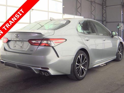 Used 2019 Toyota Camry SE image 5