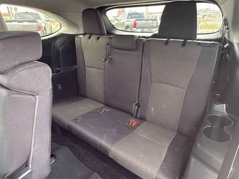 Used 2023 Toyota Highlander LE image 15