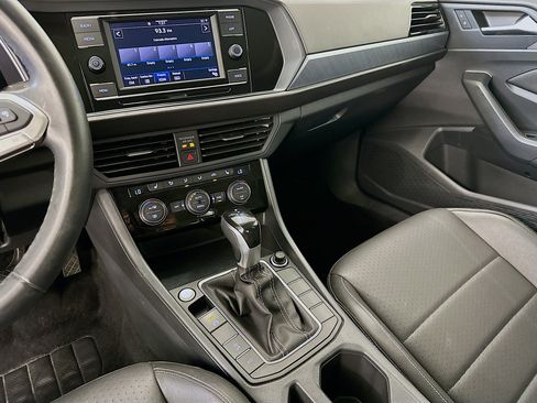 Used 2024 Volkswagen Jetta SE FWD image 25