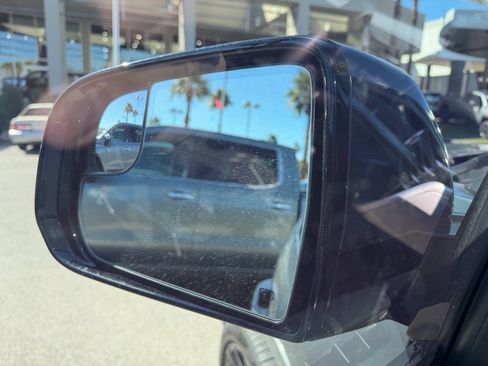 Used 2022 Jeep Wagoneer Series III w/ Flexible Seating Group image 7