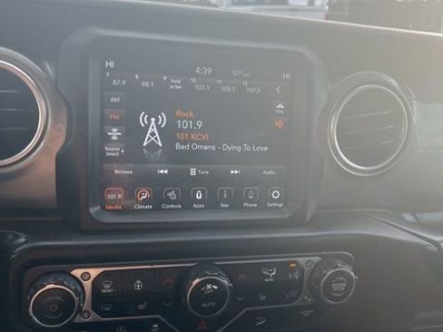 Used 2019 Jeep Wrangler Unlimited Sahara AWD/4WD image 41