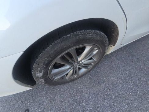 Used 2016 Toyota Camry SE image 19