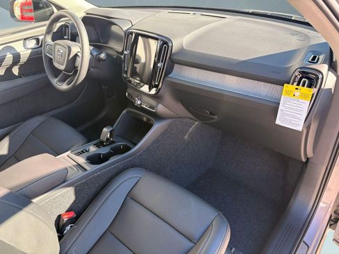 Certified 2026 Volvo XC40 B5 Core w/ Climate Package AWD/4WD image 28