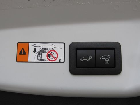 Certified 2026 Toyota Prius Plug-In Hybrid FWD image 22