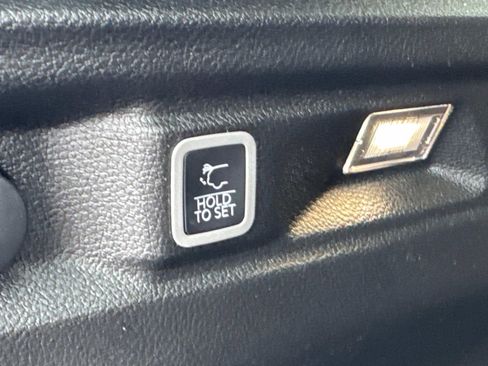 Used 2022 Jeep Grand Cherokee L Limited image 14