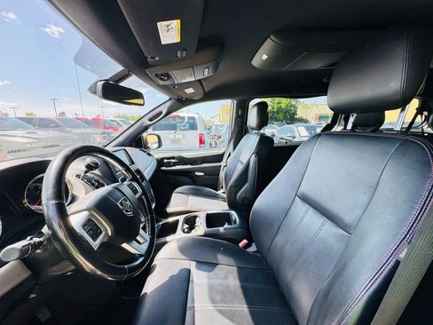 Used 2019 Dodge Grand Caravan GT image 12