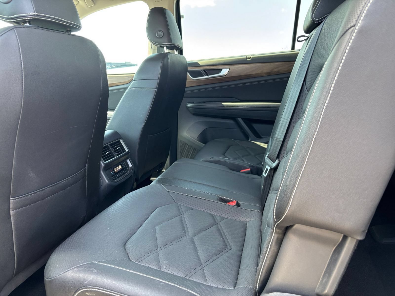 Used 2026 Volkswagen Atlas SE FWD image 27