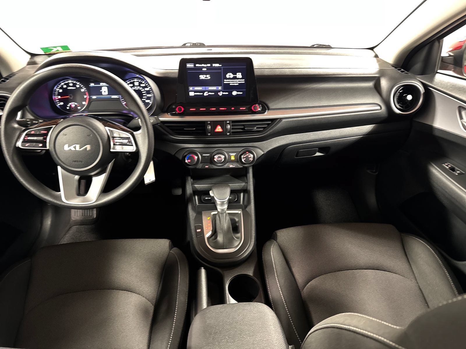 Used 2024 Kia Forte LXS FWD image 4