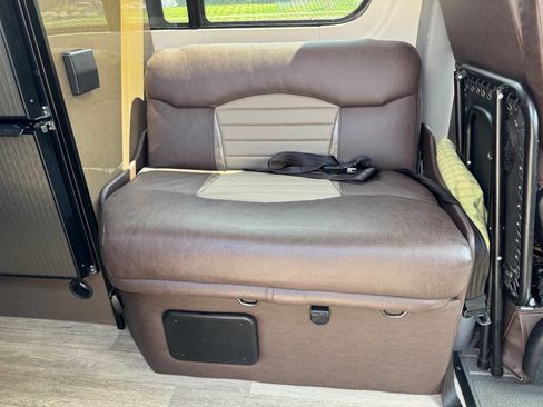 Used 2018 Mercedes-Benz Sprinter 3500 image 16