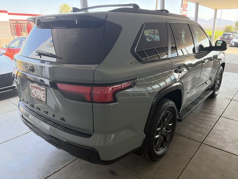 Used 2024 Toyota Sequoia Platinum AWD/4WD image 8