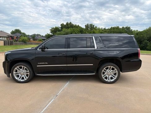 Used 2018 GMC Yukon XL SLT w/ Premium Edition AWD/4WD image 2