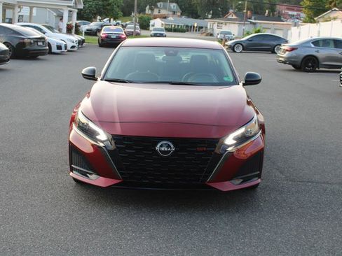 Used 2024 Nissan Altima 2.5 SR image 3