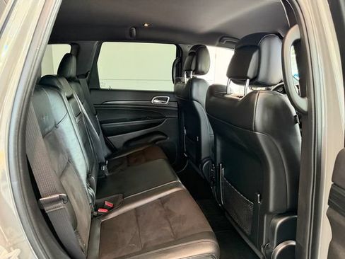 Used 2020 Jeep Grand Cherokee Altitude RWD image 16